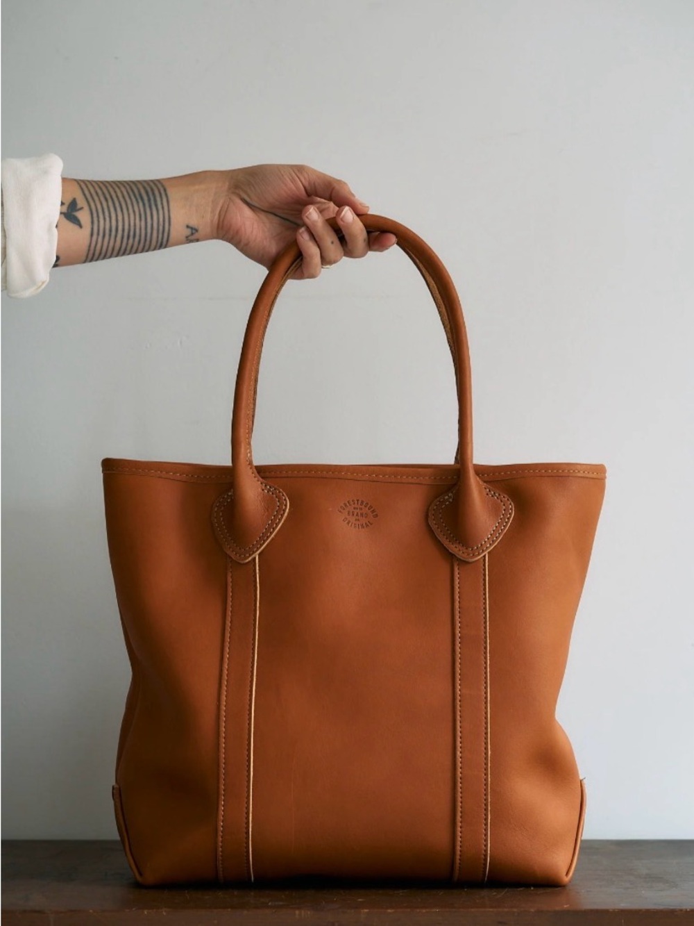 Forest bound LEATHER PASSENGER TOTE IN BROWN - Picture 10 of 11